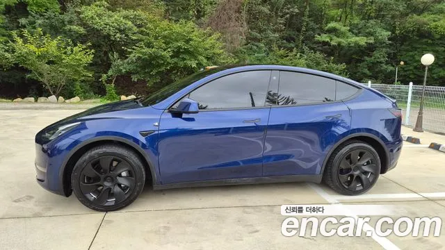 Фотография автомобиля — Tesla Model Y