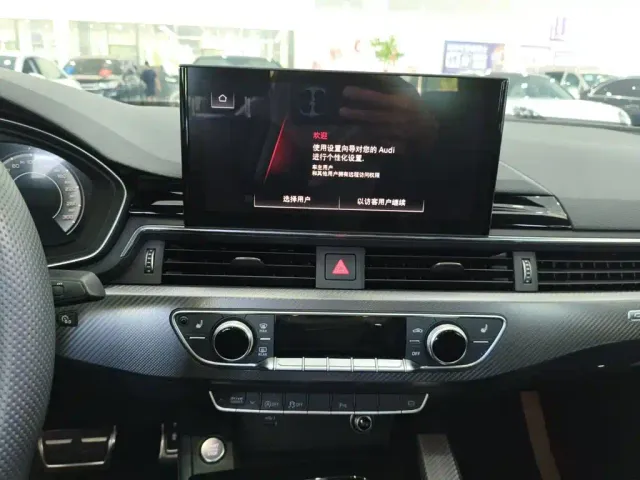 Audi A4L — Фото автомобиля 10