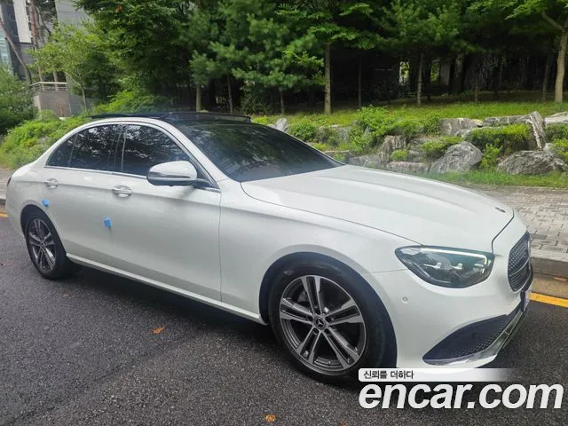 Mercedes-Benz E-Class — Фото автомобиля 2