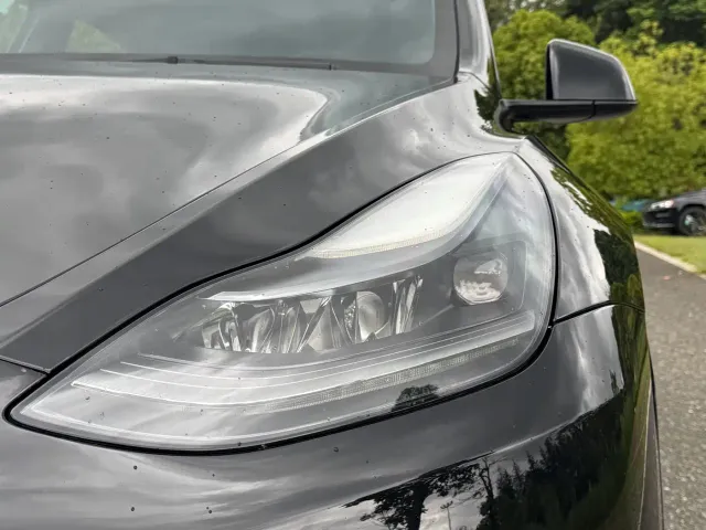 Tesla Model Y — Фото автомобиля 11