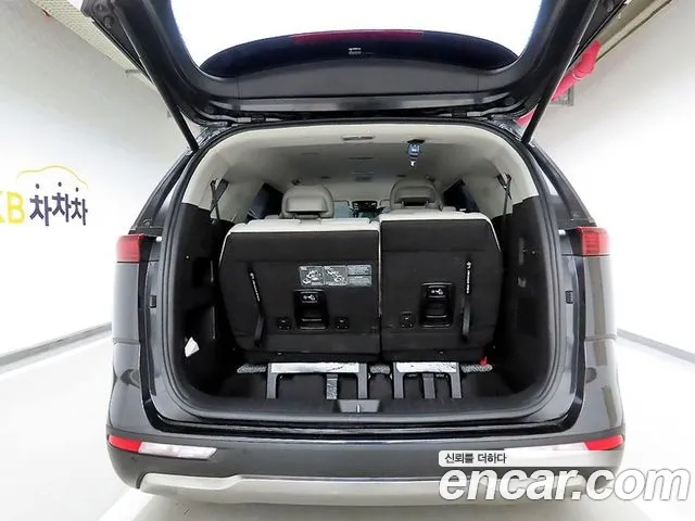Kia Canival Carnival 4 поколение Бензин 7 мест Signature — Фото автомобиля 5