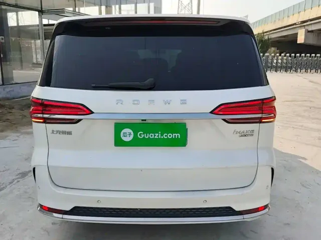 Roewe iMAX8 — Фото автомобиля 5