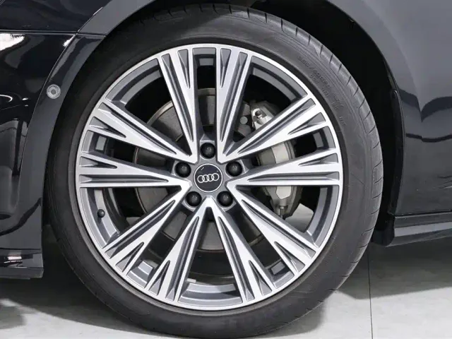 Audi A6L — Фото автомобиля 21