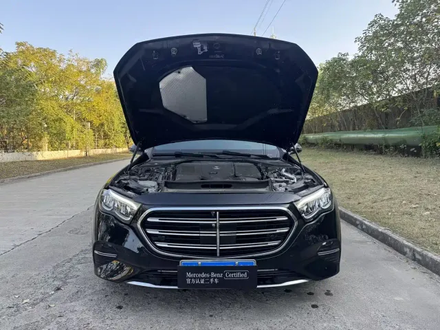 Mercedes-Benz E-Class — Фото автомобиля 19