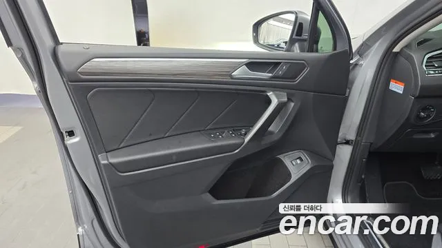 Volkswagen Tiguan — Фото автомобиля 23