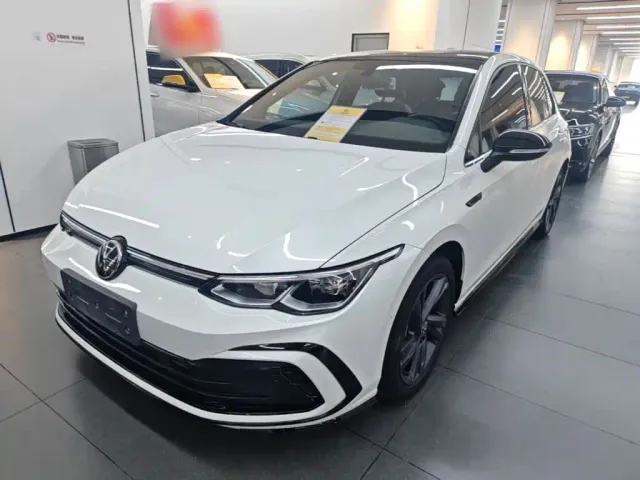 Фотография автомобиля — Volkswagen Golf