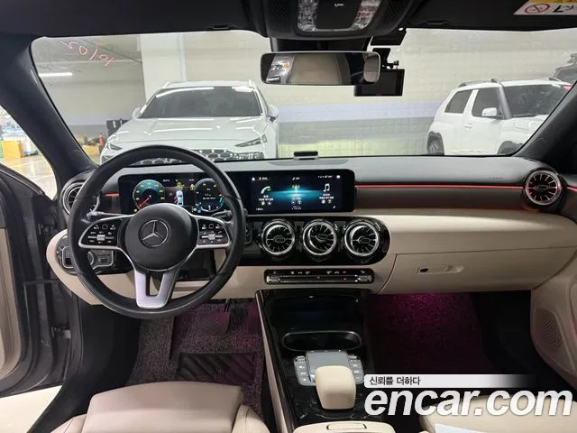 Mercedes-Benz A-Class W177 — Фото автомобиля 6