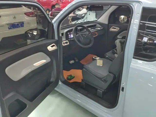Wuling Hongguang Mini EV — Фото автомобиля 15