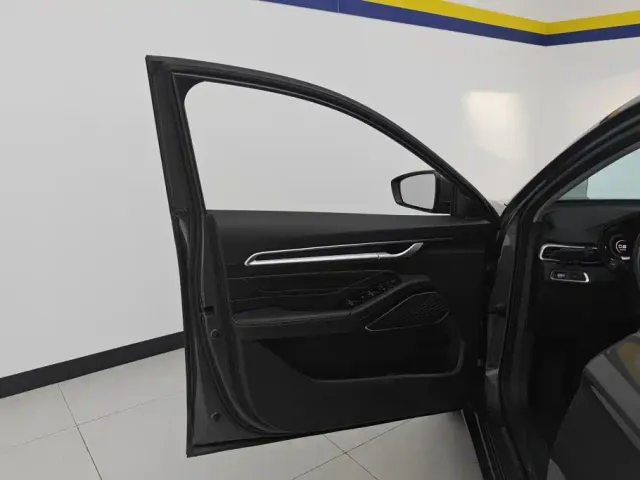 Geely Emgrand — Фото автомобиля 7