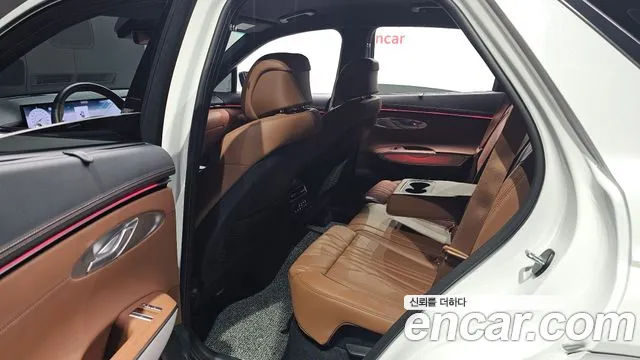 Genesis GV70 — Фото автомобиля 11