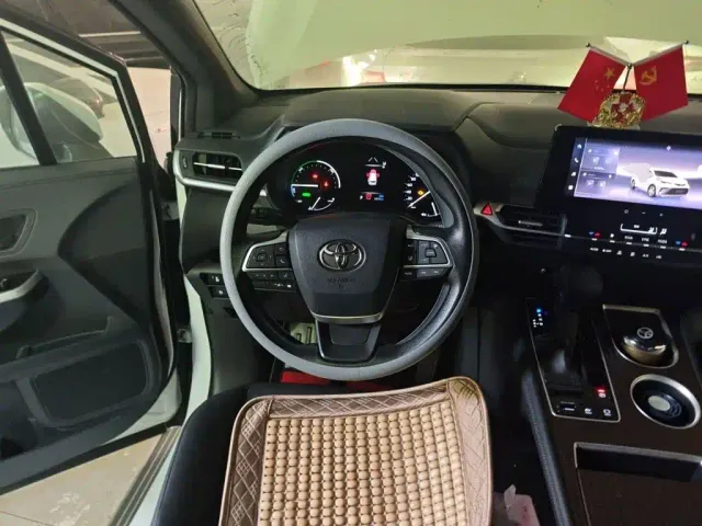 Toyota Granvia — Фото автомобиля 2