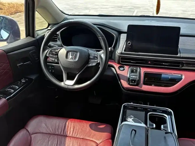 Honda Elysion — Фото автомобиля 12