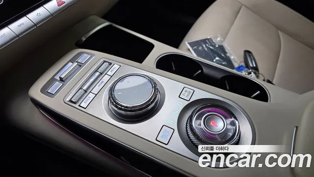 Genesis GV70 2.5T Бензин 2WD — Фото автомобиля 9