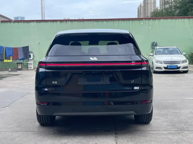 Li Auto L7 — Фото автомобиля 5