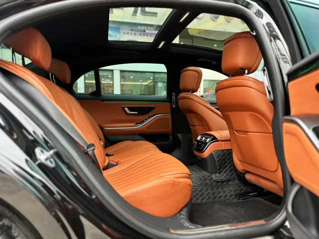 Mercedes-Benz S-Class — Фото автомобиля 13