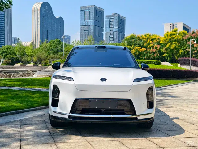 Nio ES8 — Фото автомобиля 2