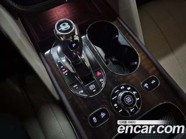 Bentley Bentayga Bentayga 4.0 V8 Azure — Фото автомобиля 11