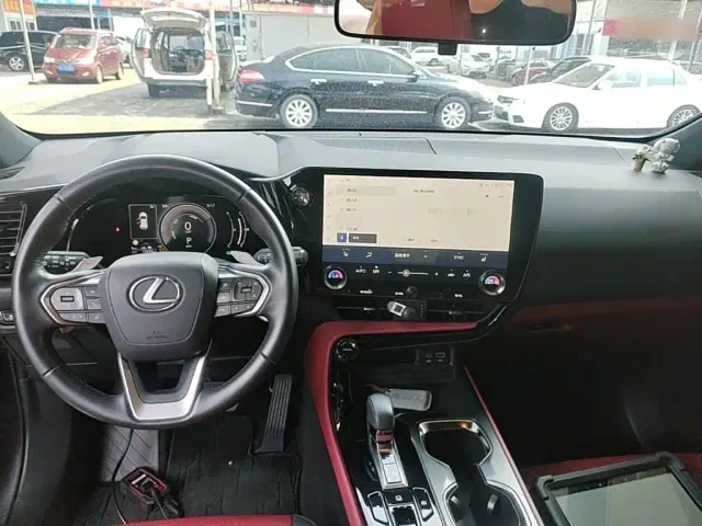 Lexus NX — Фото автомобиля 9