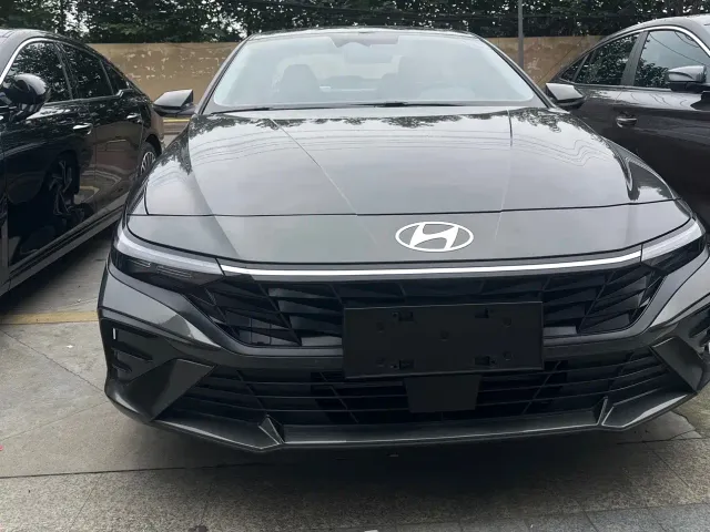 Hyundai Elantra — Фото автомобиля 2