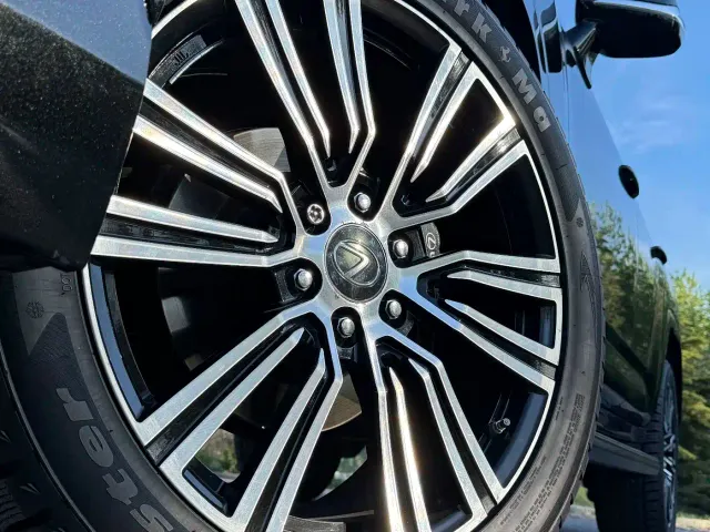 Lexus LX — Фото автомобиля 13