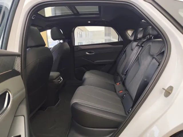 BYD Qin L — Фото автомобиля 6