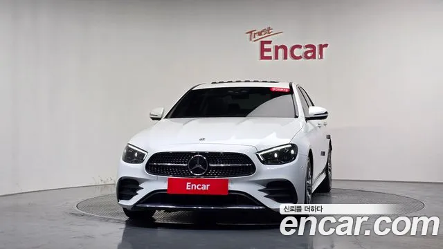Фотография автомобиля — Mercedes-Benz E-Class