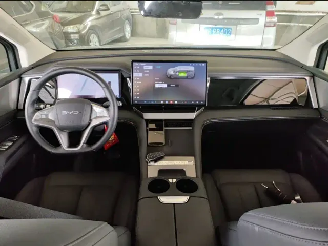 BYD M9 — Фото автомобиля 3