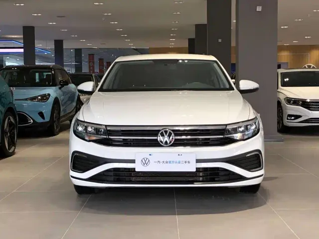 Volkswagen Bora — Фото автомобиля 2