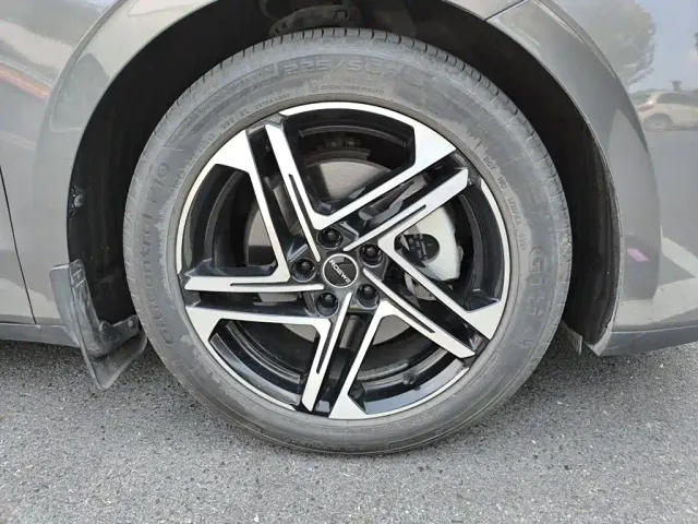 Roewe D7 — Фото автомобиля 25