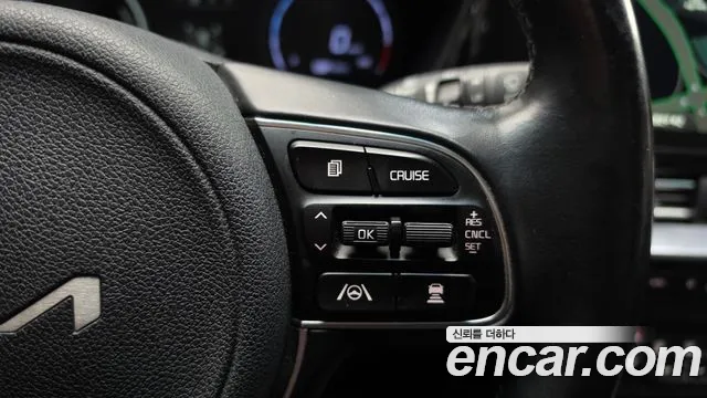 Kia Niro — Фото автомобиля 18