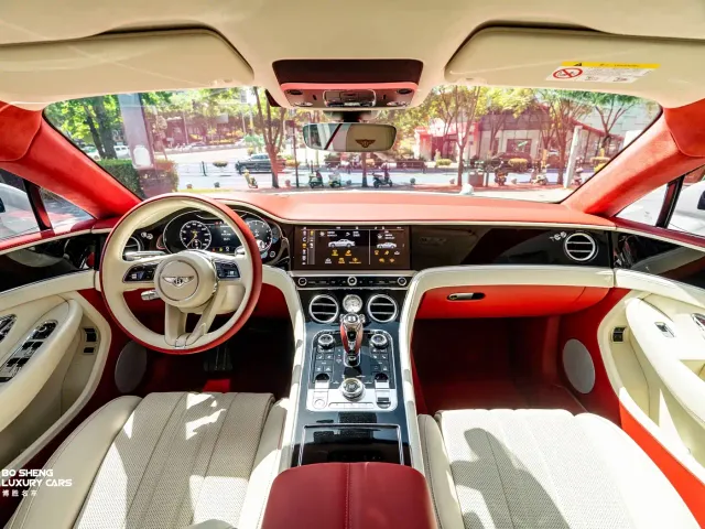Bentley Continental — Фото автомобиля 14