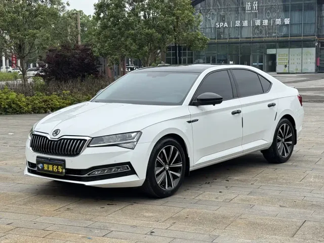 Фотография автомобиля — Skoda Superb