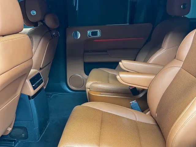 Li Auto L9 — Фото автомобиля 4