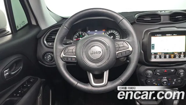 Jeep Renegade — Фото автомобиля 18