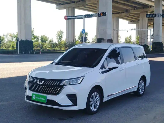 Фотография автомобиля — Wuling Jiachen
