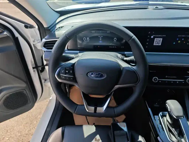 Ford Escort — Фото автомобиля 10