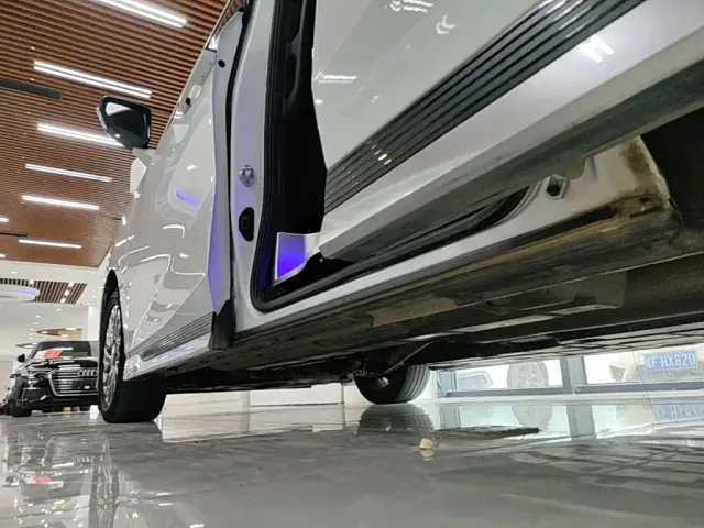 GAC Trumpchi M8 — Фото автомобиля 21