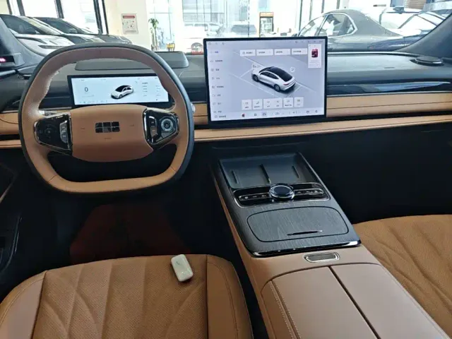 Geely Galaxy Xingyao 8 — Фото автомобиля 9