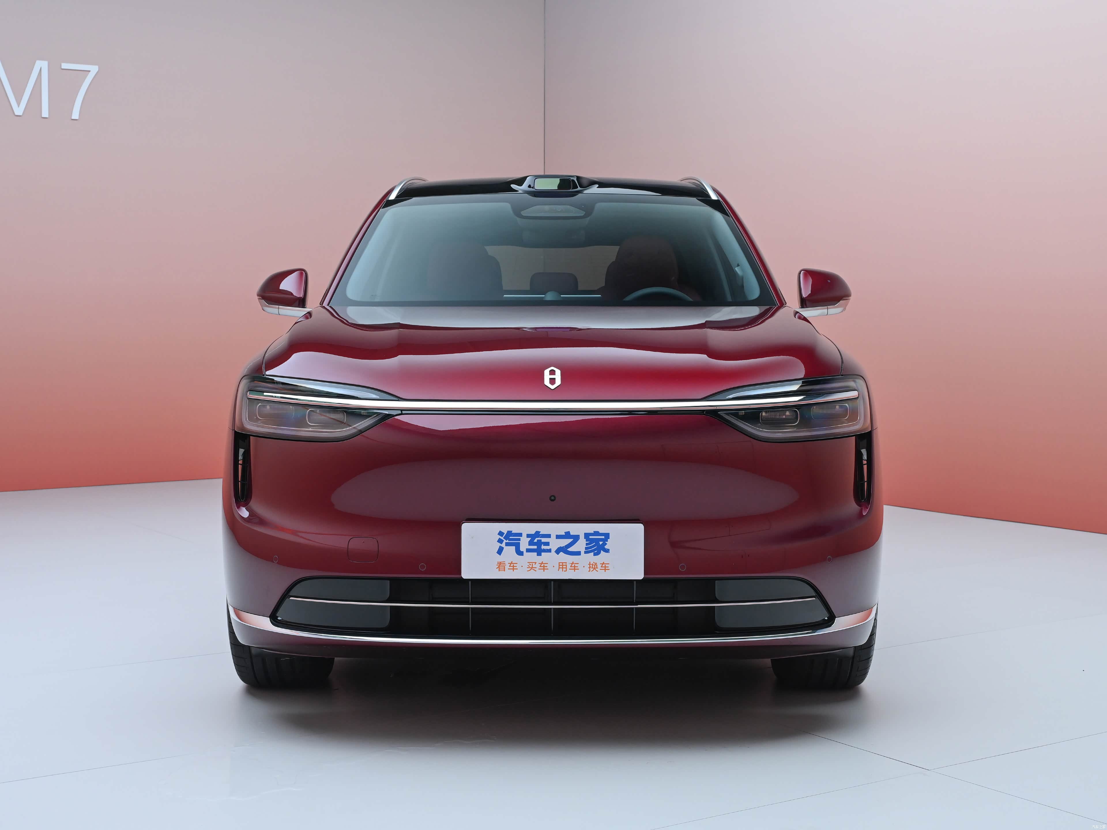 AITO M7 EREV Ultra 5 seats 4wd — Фото автомобиля 2