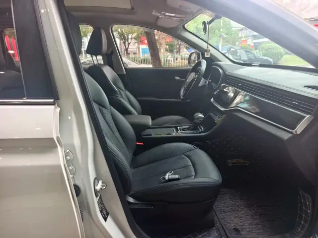 VGV U70 — Фото автомобиля 7