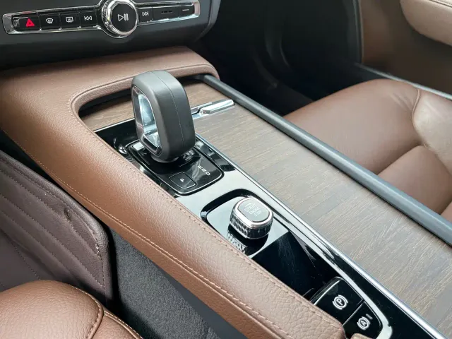 Volvo V90 — Фото автомобиля 14