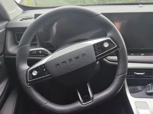 Roewe RX5 — Фото автомобиля 11