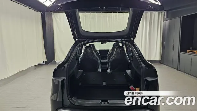 Tesla Model Y — Фото автомобиля 18