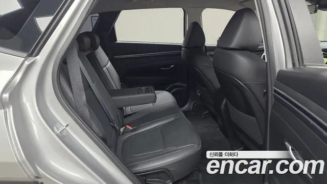 Hyundai Tucson Tucson (NX4) Дизель 2.0 2WD — Фото автомобиля 26