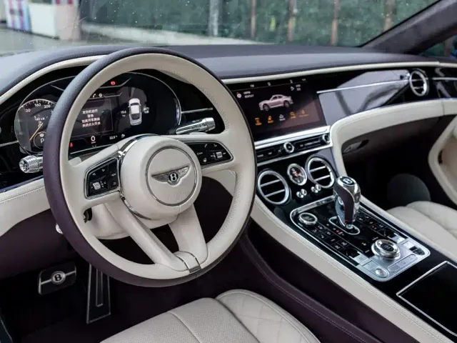 Bentley Continental — Фото автомобиля 9