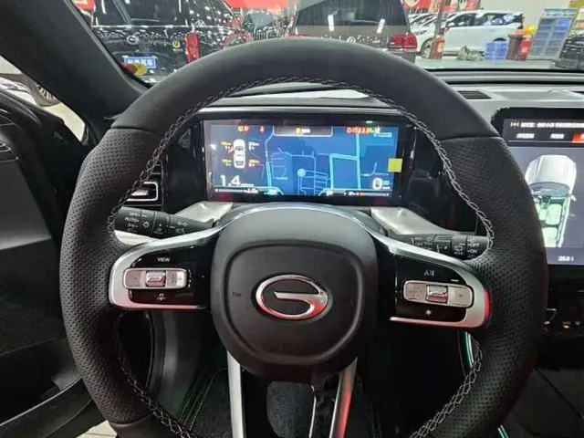 GAC Trumpchi GS8 — Фото автомобиля 11