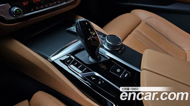 BMW 5 Series G30 — Фото автомобиля 9