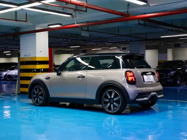 MINI Hatch — Фото автомобиля 3