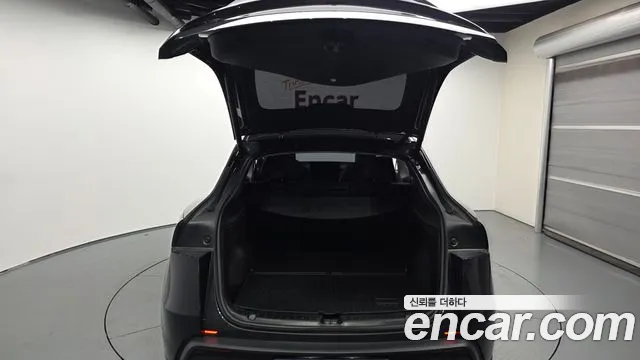 Tesla Model Y — Фото автомобиля 7