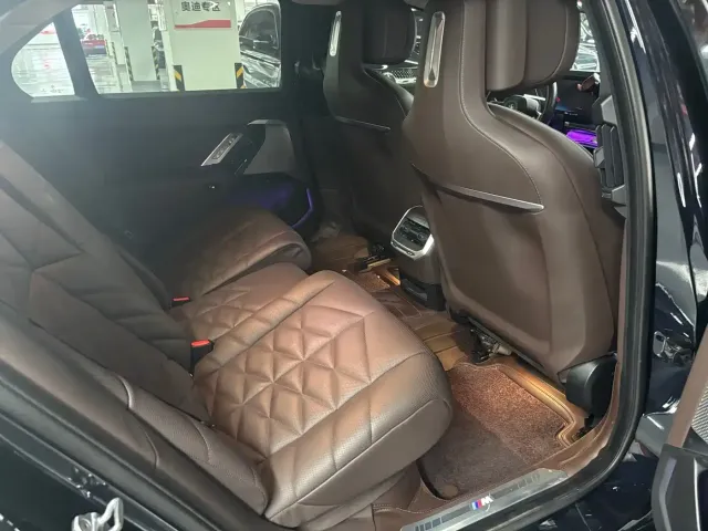 BMW 7 Series — Фото автомобиля 6